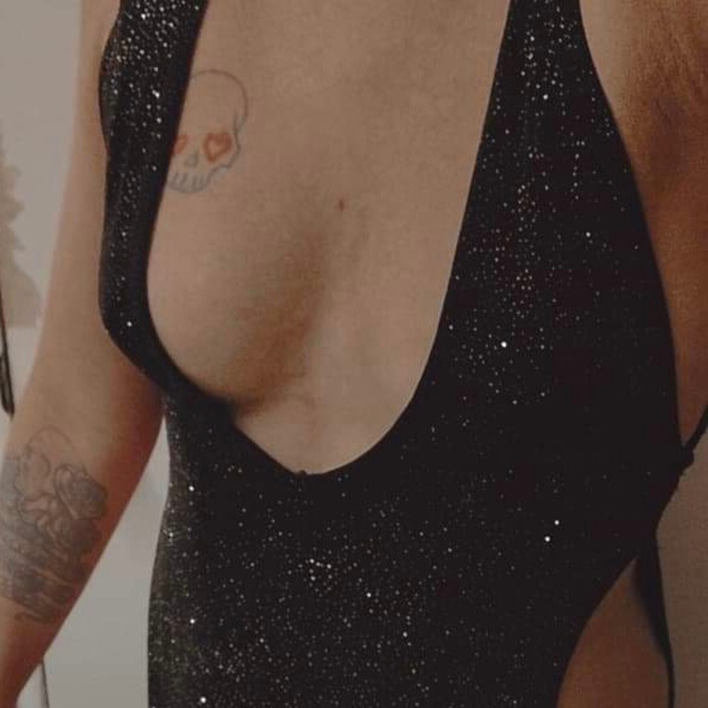 Very sexy split dress, plunge V neck, backless, straps tie.